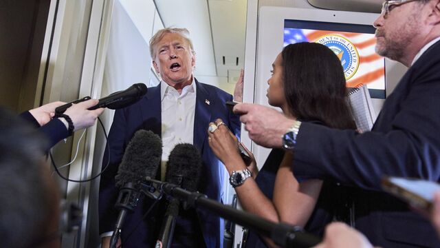 Боготворят Трампа и пророчат свержение Зеленского. Что говорят на Украине по поводу ультиматума Трампа