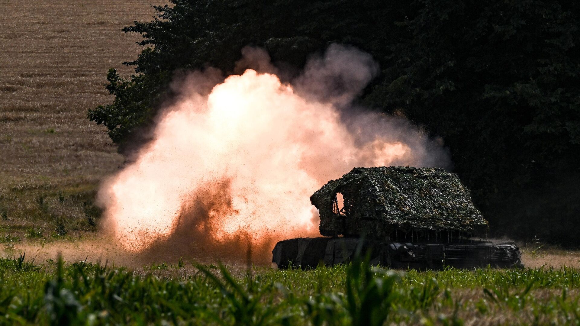 Танкисты группировки войск Север в Курской области - РИА Новости, 1920, 20.11.2025