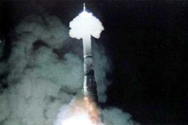 Взрыв ракеты Н-1. Видно срабатывание системы аварийного спасения