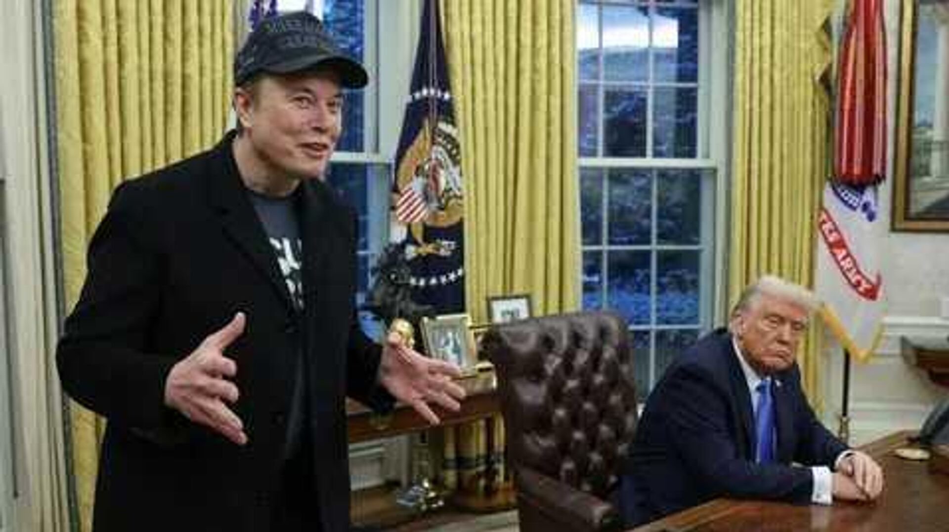 Маск в кабинете у Трампа Маск в кабинете у Трампа - РИА Новости, 1920, 04.08.2025