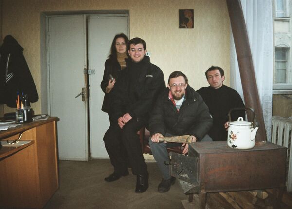 Александр Дмитриевский (сидит в центре) в гостях у осетинских коллег. 2005 год