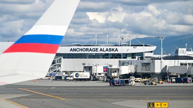 © РИА Новости . Сергей Бобылев / Аляска перед встречей президентов РФ и США Дух, буква и душок Анкориджа. Что нет с российско-американскими переговорами
