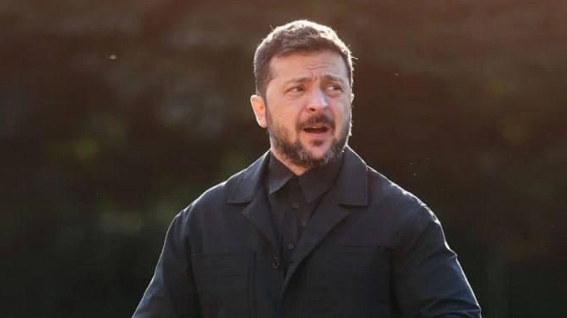 Белый дом спросил украинских чиновников, наденет ли Зеленский костюм на сегодняшнюю встречу с Трампом в Овальном кабинете Белый дом спросил украинских чиновников, наденет ли Зеленский костюм на сегодняшнюю встречу с Трампом в Овальном кабинете - РИА Новости, 1920, 23.09.2025