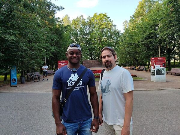 У мемориала Великой Отечественной войны в Санкт-Петербурге