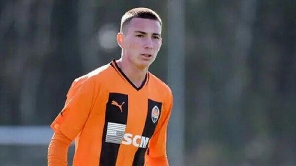 Сбежавший из Украины полузащитник Александр Роспутько получил гражданство РФ и стал футболистом «Чайки» (Ростовская область)