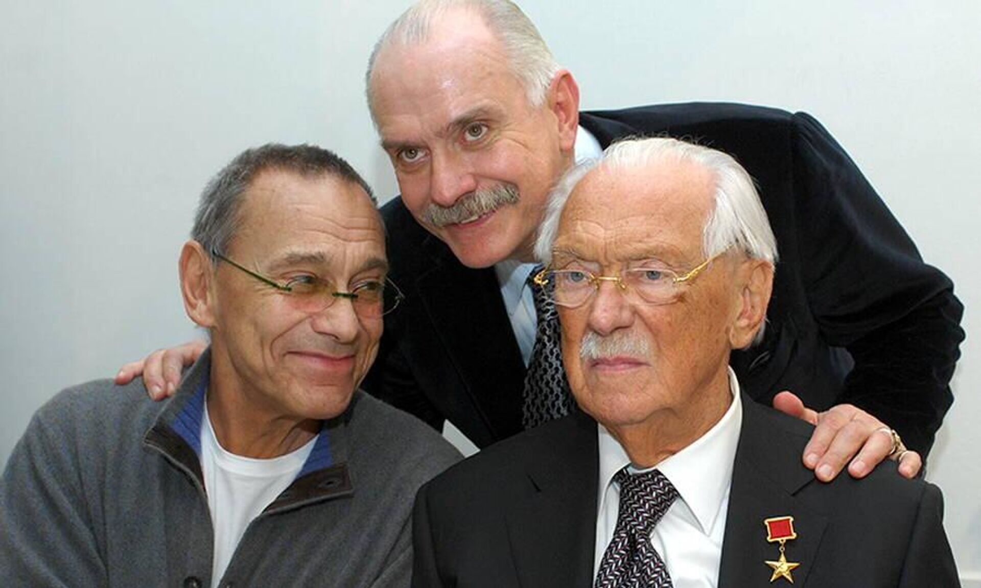 Андрон Кончаловский, Никита Михалков, Сергей Михалков  - РИА Новости, 1920, 07.11.2025