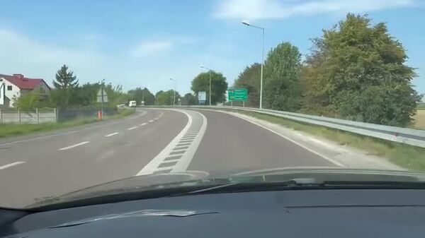 На всех украинских КПП огромные очереди из юношей до 22 лет, которым, скорее всего, временно разрешен выезд из Украины