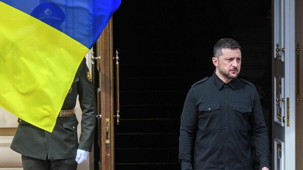 Диктатор всея Украины Зеленский заявил, что советники по вопросам нацбезопасности уже обсуждают, какие гарантии будут предложены Киеву в будущем мирном соглашении
