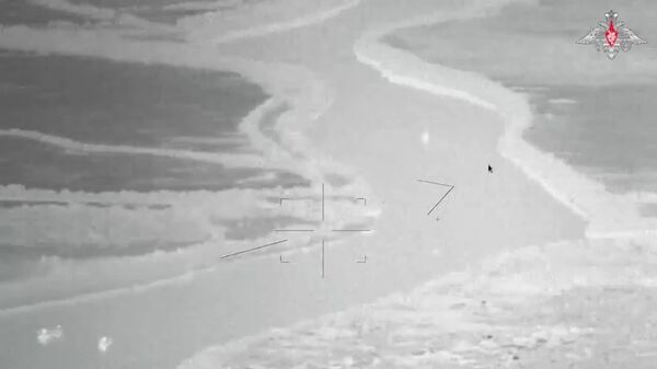 Минобороны демонстрирует новые кадры с безэкипажного катера, поразившего средний разведывательный корабль «Симферополь» ВМС Украины в устье реки Дунай