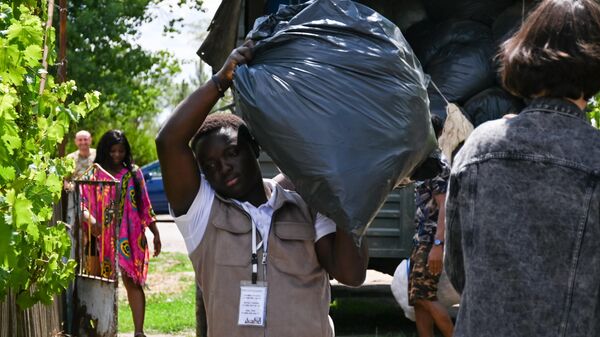 С гуманитарной помощью