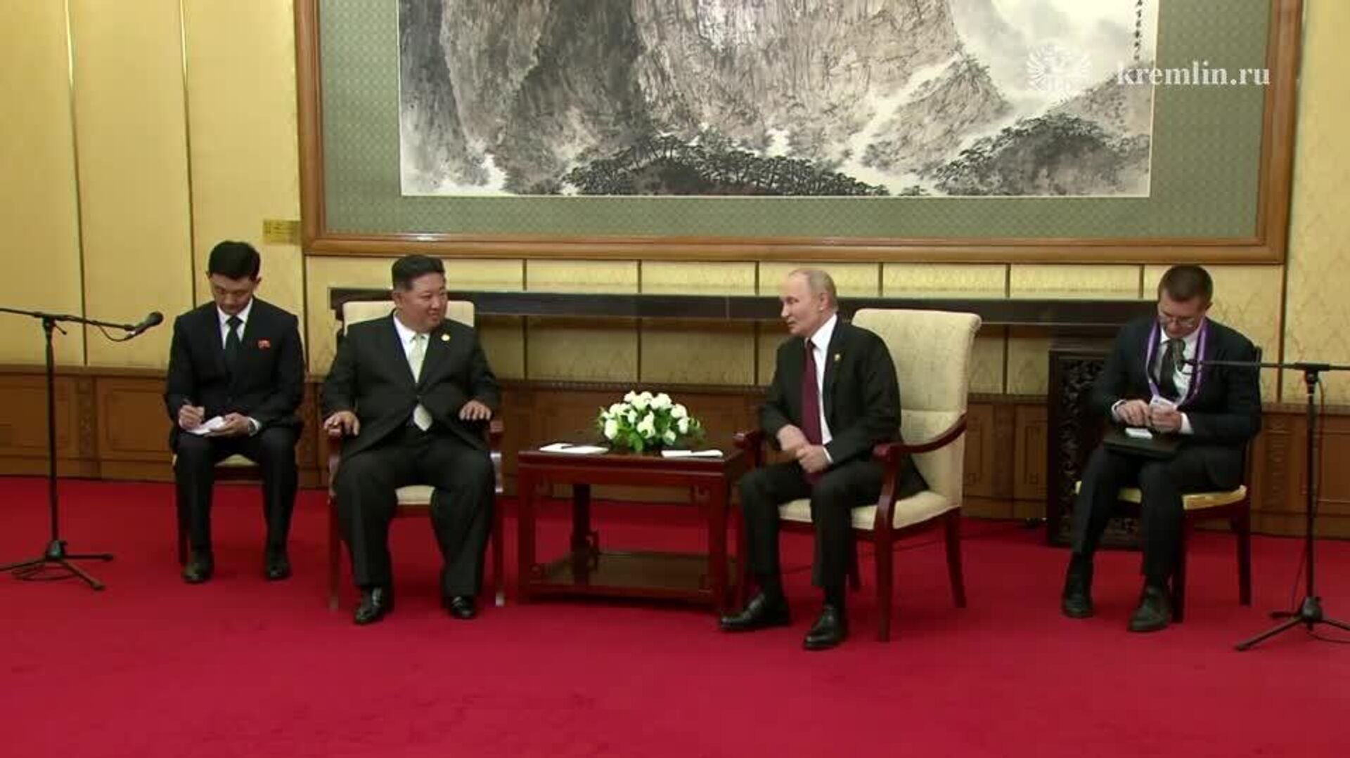 Путин и Ким Чен Ын начали встречу в Пекине - РИА Новости, 1920, 03.09.2025