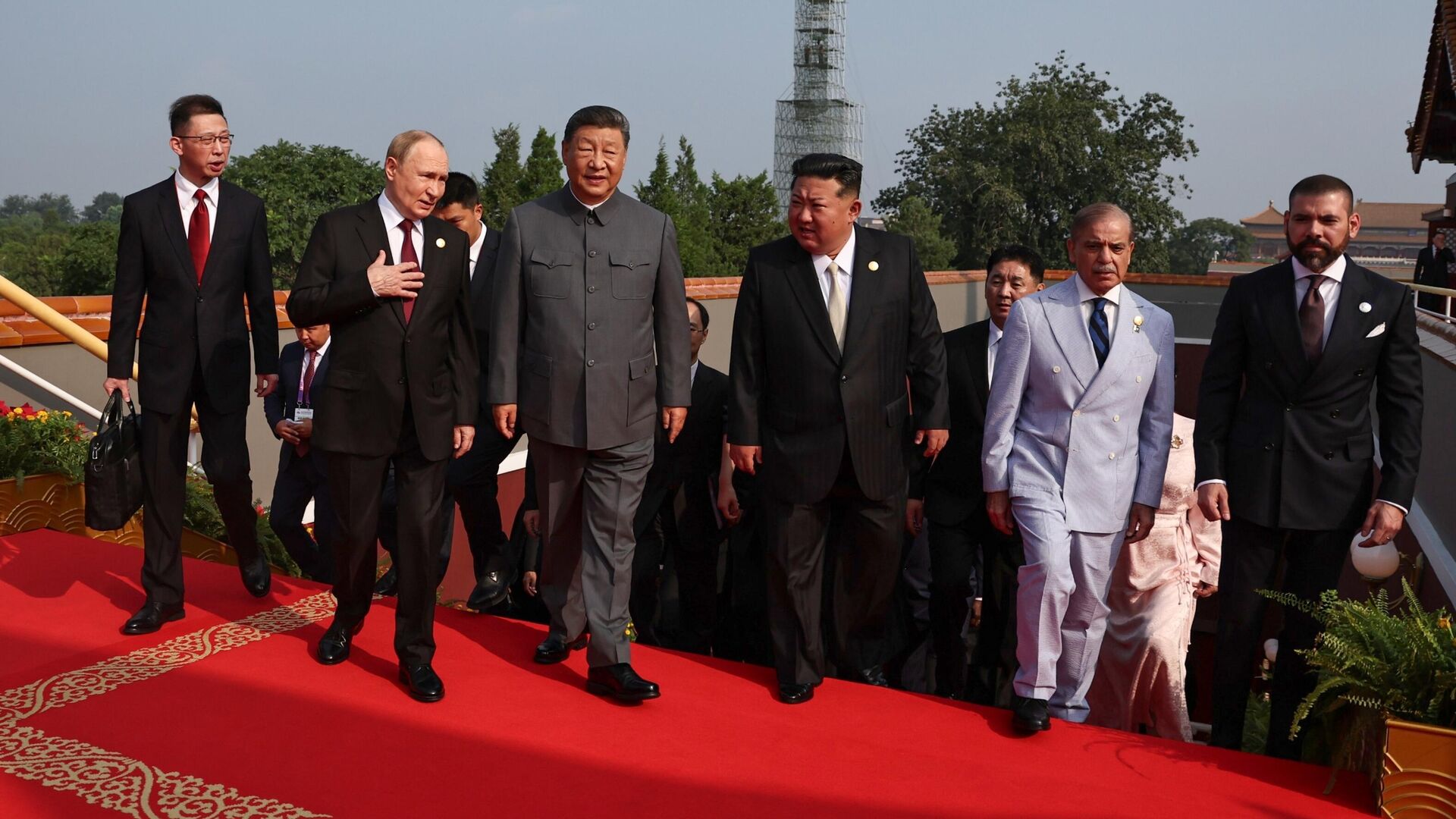 Главы иностранных делегаций перед парадом в Пекине - РИА Новости, 1920, 03.09.2025