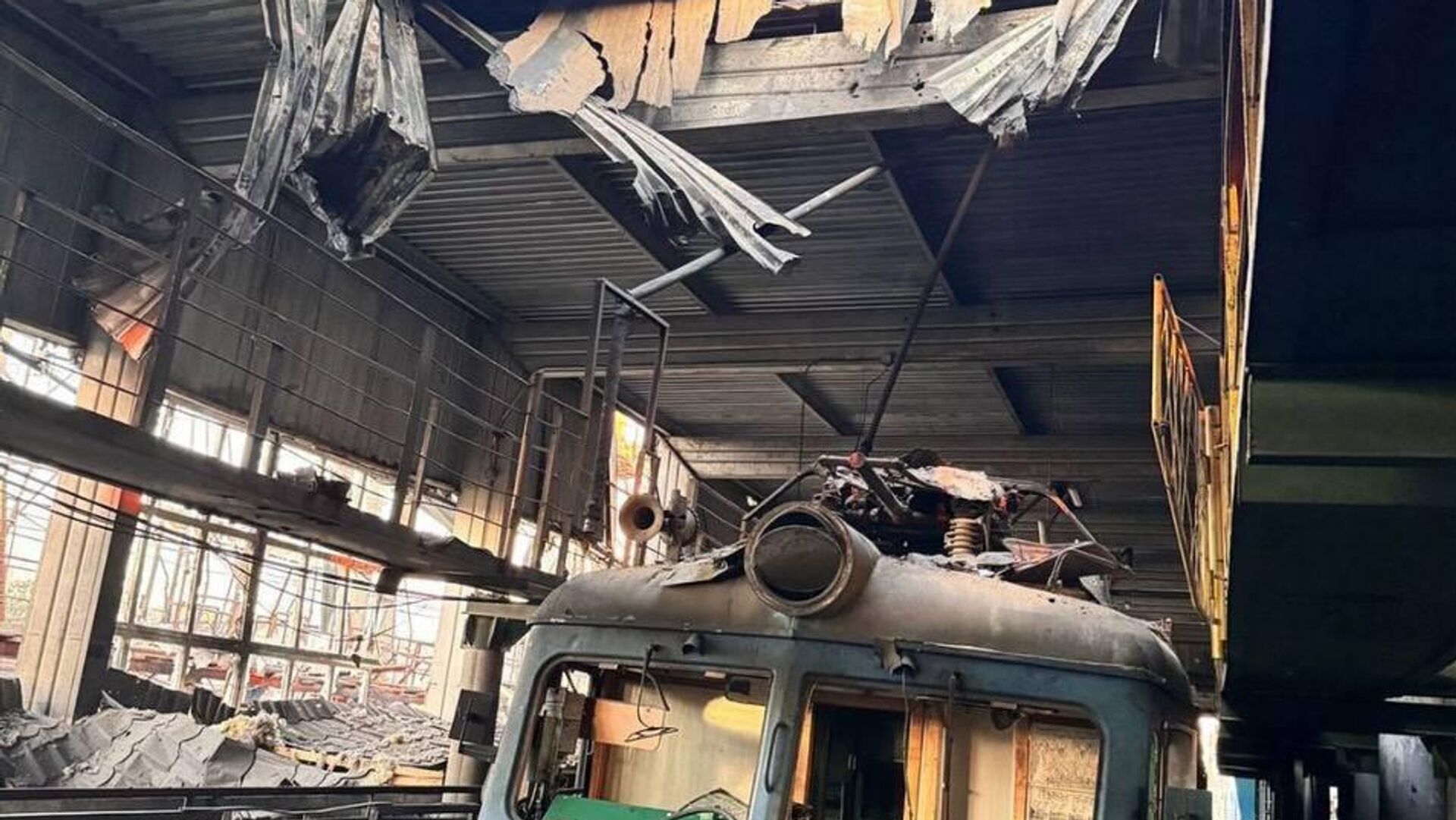 А вот и первые кадры из ДЕПО и ж/д вокзала в Знаменке А вот и первые кадры из ДЕПО и ж/д вокзала в Знаменке - РИА Новости, 1920, 08.11.2025