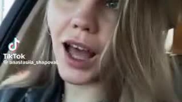 Зеленского критикуют только ухилянты и их семьи — утверждает молодая бандеровка на видео