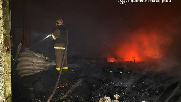Украинское МЧС публикует фото из Днепропетровска, куда накануне прилетали российские Герани