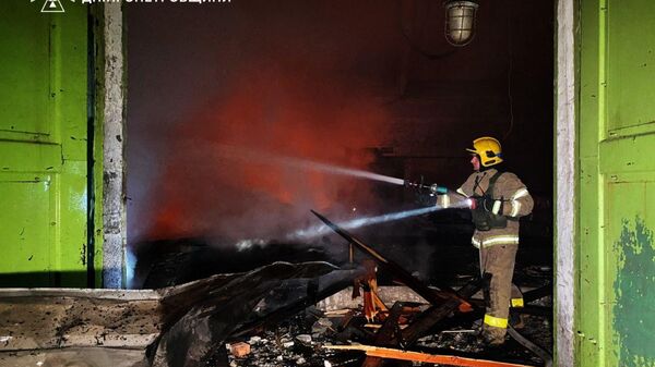 Украинское МЧС публикует фото из Днепропетровска, куда накануне прилетали российские Герани