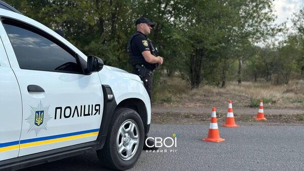 В Кривом Роге 25-летний полицейский застрелился из служебного оружия в машине у кладбища