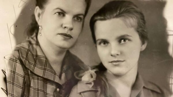 Раиса Михайловна и Ольга Васильевна Мирошниченко Раиса Михайловна и Ольга Васильевна Мирошниченко