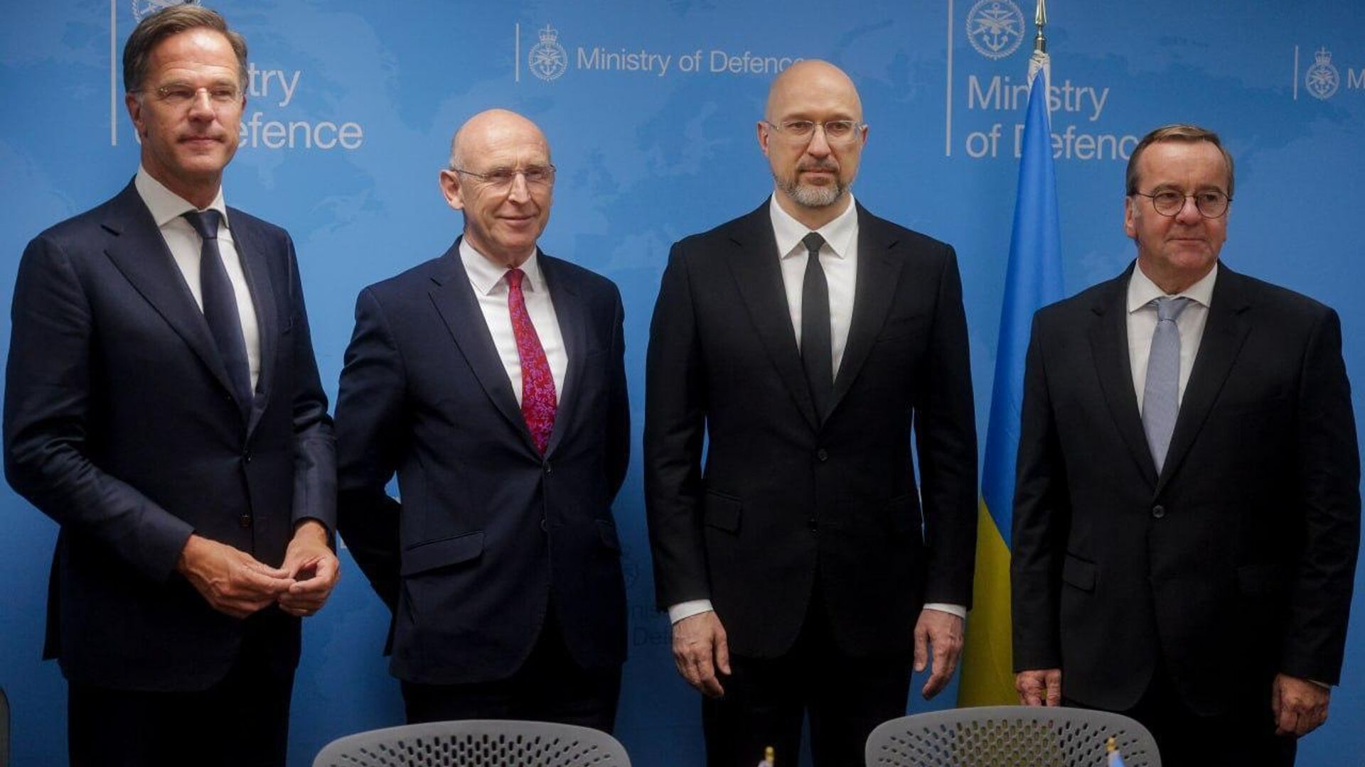 Великобритания и Германия по итогам «Рамштайна» пообещали отправить ВСУ тысячи дальнобойных дронов - РИА Новости, 1920, 09.09.2025