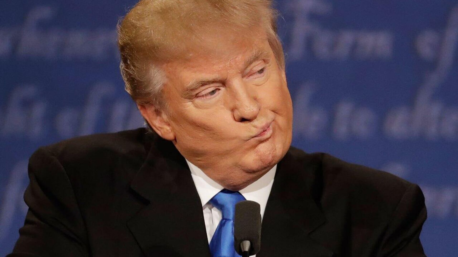 Трамп заявил, что по-прежнему решительно настроен добиться мирного урегулирования на Украине - РИА Новости, 1920, 19.09.2025