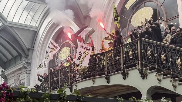 Протесты в Париже Протесты в Париже