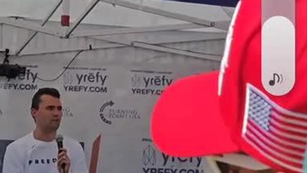 В Сети появились кадры на которых виден выстрел по Чарли Кирку