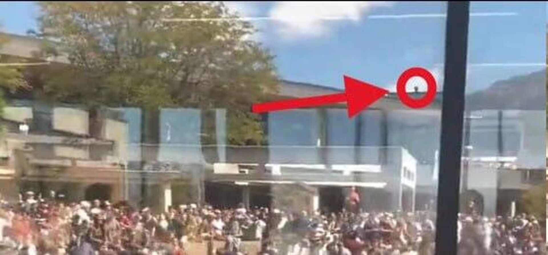 Убийца Чарли Кирка, предположительно, попал на видео - РИА Новости, 1920, 11.09.2025