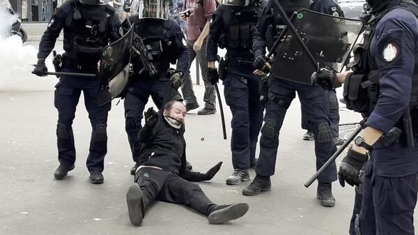 Протесты в Париже Протесты в Париже