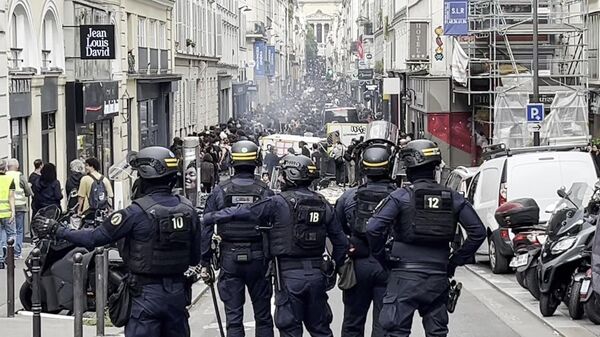 Протесты в Париже Протесты в Париже