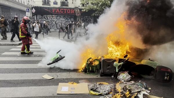 Протесты в Париже Протесты в Париже