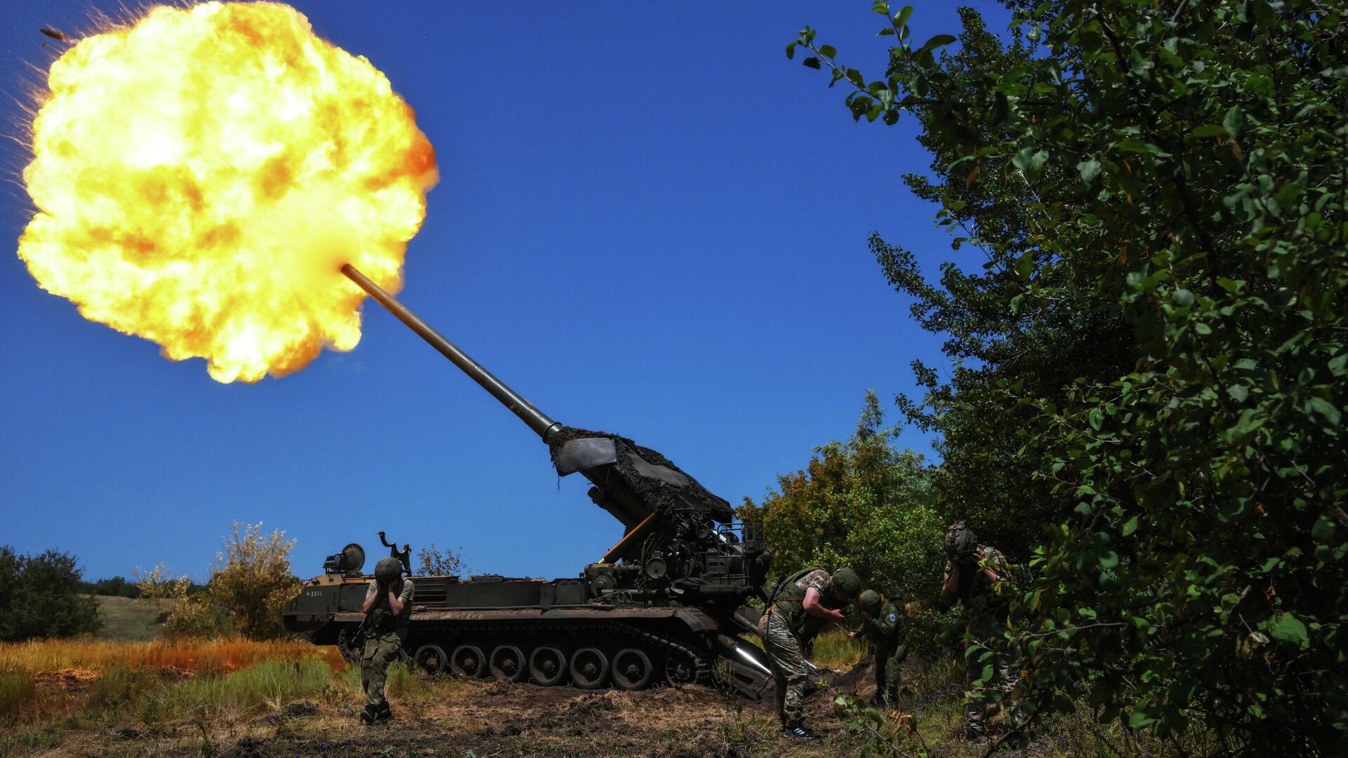 Боевая работа артиллеристов группировки войск Центр на Красноармейском направлении - РИА Новости, 1920, 10.10.2025