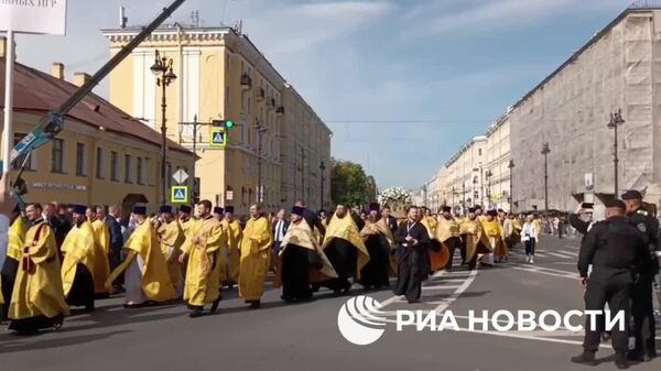 Крестный ход и молебен прошли в Петербурге в День перенесения мощей Александра Невского