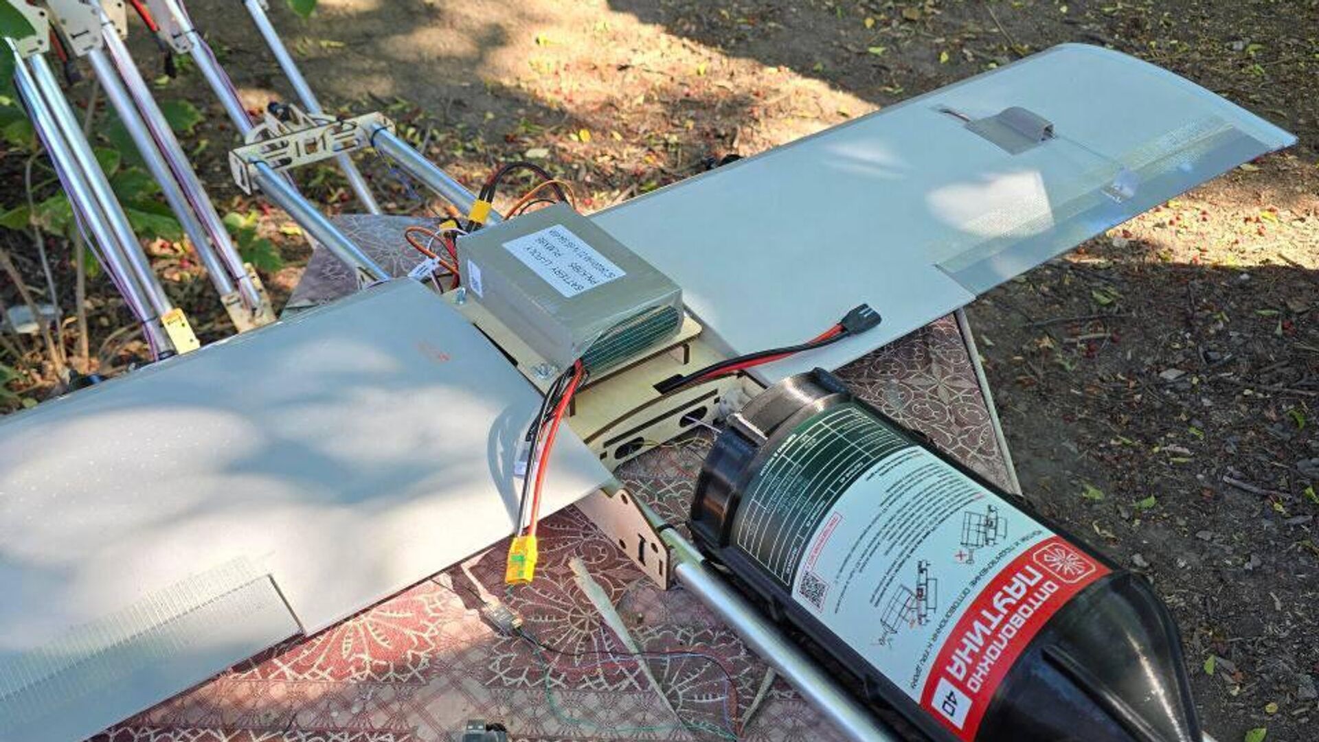 БПЛА «Молнии-2» появились и на оптоволокне БПЛА «Молнии-2» появились и на оптоволокне - РИА Новости, 1920, 13.09.2025