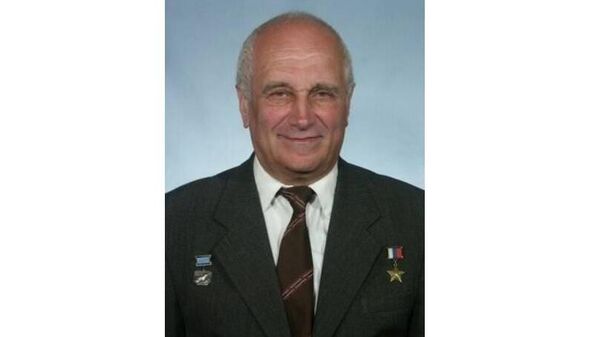 Он "ставил на крыло" МиГи. Лётчик-испытатель Юрий Абрамович