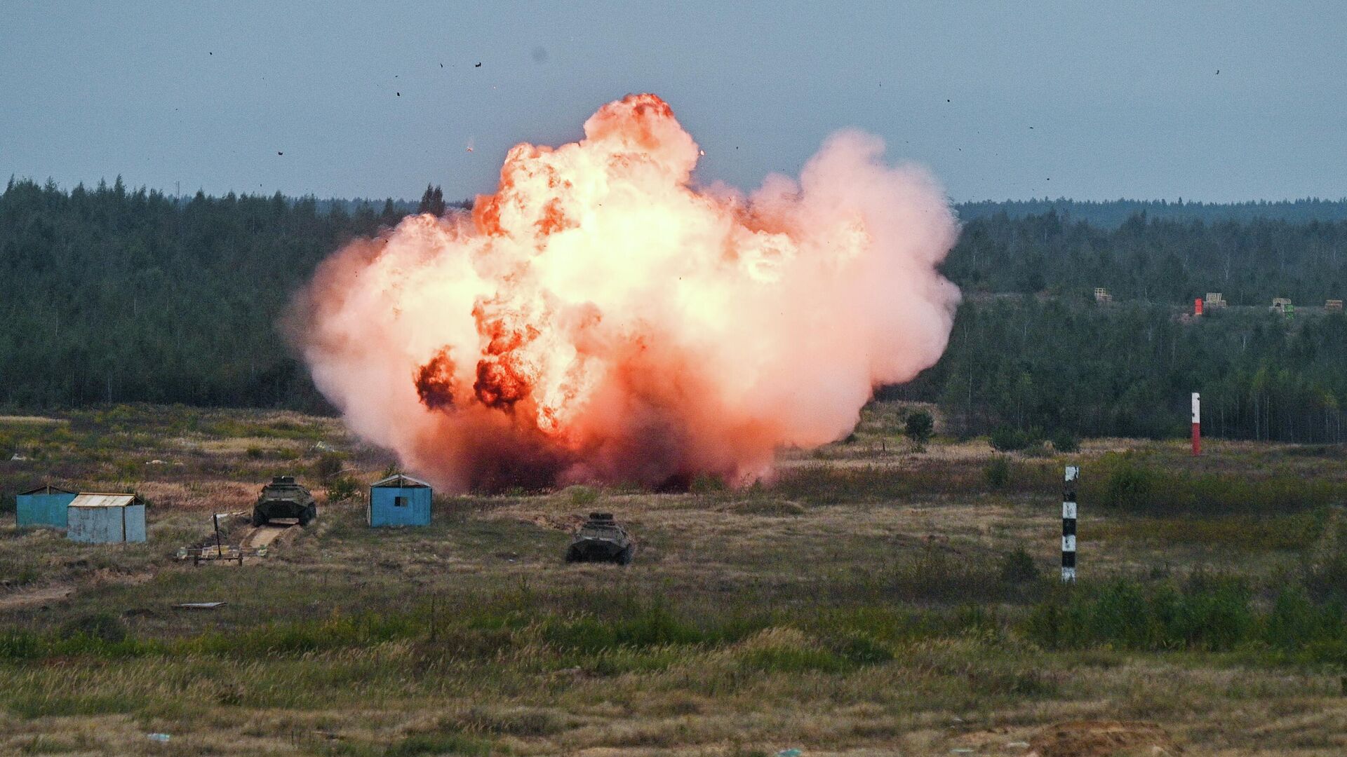 Совместные стратегические учения вооруженных сил Белоруссии и России Запад-2025 Совместные стратегические учения вооруженных сил Белоруссии и России Запад-2025 - РИА Новости, 1920, 16.09.2025