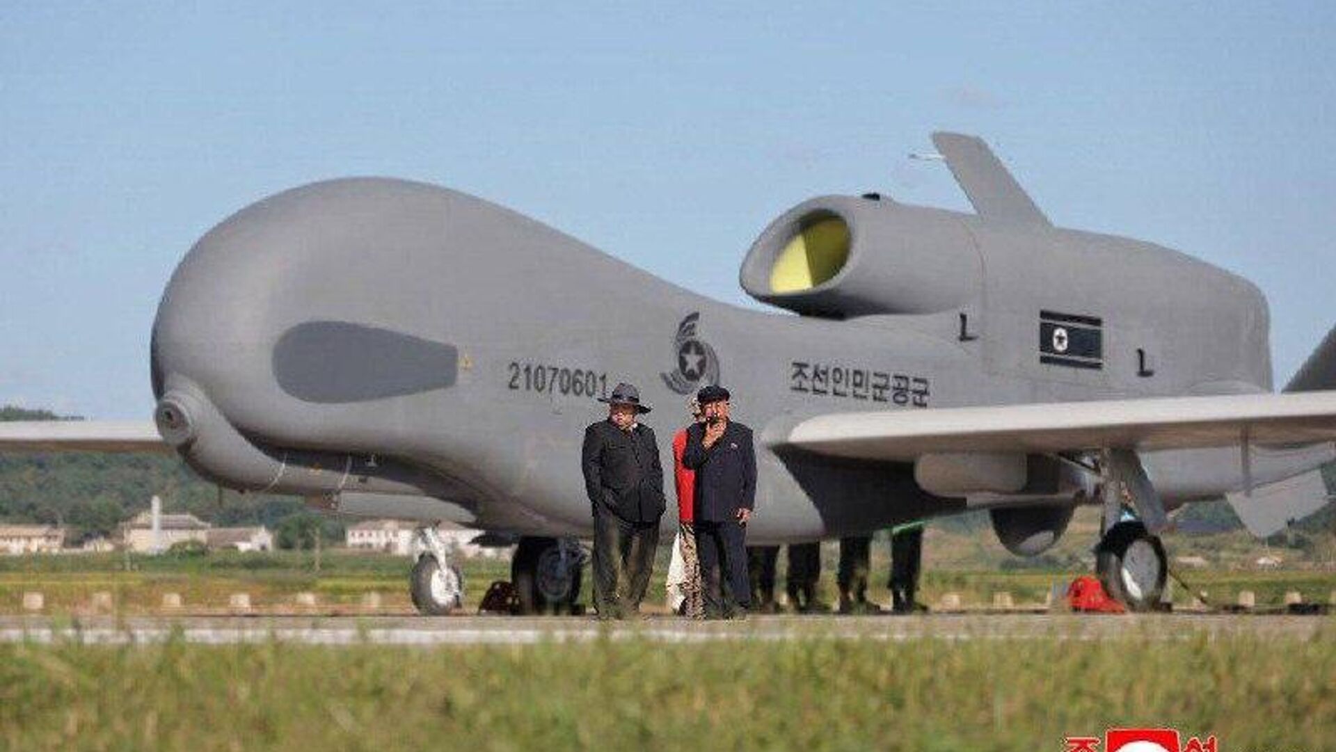 Испытания беспилотных военных технологий прошли в КНДР под руководством главы государства Ким Чен Ына, пишет ЦТАК - РИА Новости, 1920, 19.09.2025