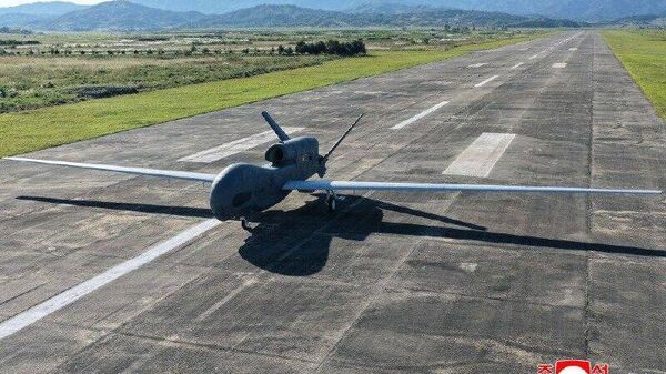 Испытания беспилотных военных технологий прошли в КНДР под руководством главы государства Ким Чен Ына, пишет ЦТАК