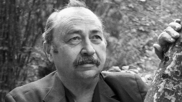 Поэт Григорий Поженян