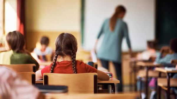 Школьники на уроке