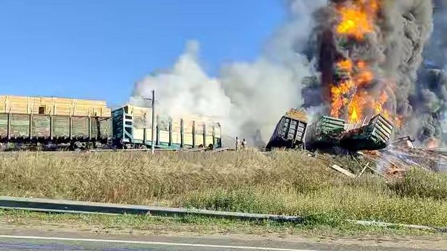 В Смоленской области сошли с рельсов 18 вагонов с топливом. Главное на 13:00 26 сентября