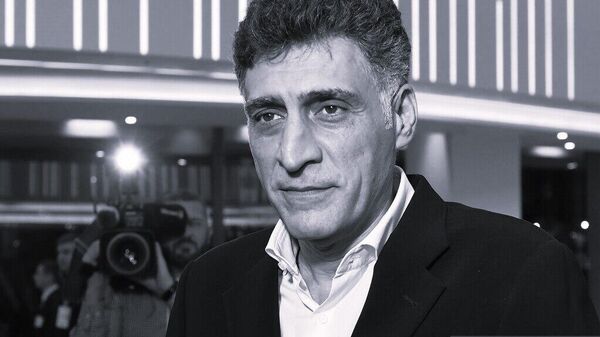 Скончался известный кинорежиссер, теле- и радиоведущий Тигран Кеосаян, сообщила его супруга Маргарита Симоньян Скончался известный кинорежиссер, теле- и радиоведущий Тигран Кеосаян, сообщила его супруга Маргарита Симоньян