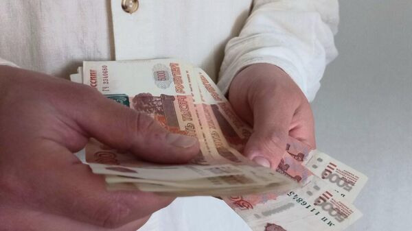 В ДНР зарплаты выше чем на Украине — при меньших счетах