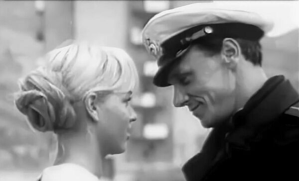 Внимание, цунами! (кадр из фильма)