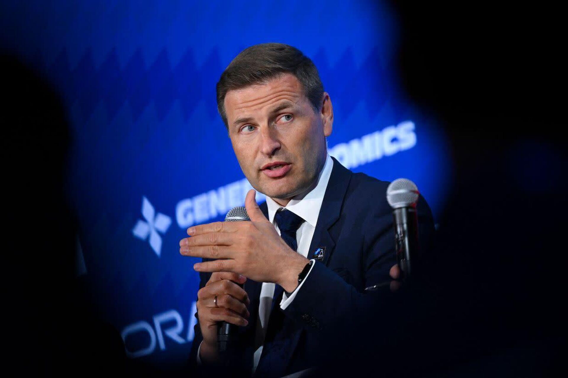 Ханно Певкур хочет что-то сказать, но пока не знает что - РИА Новости, 1920, 28.09.2025