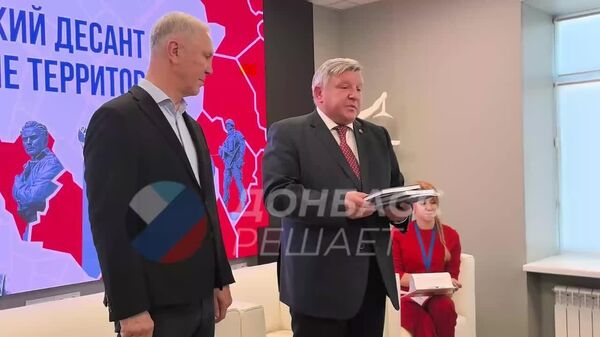 В Херсонской области показали новые учебники по истории Донбасса и Новороссии для 5–7 классов