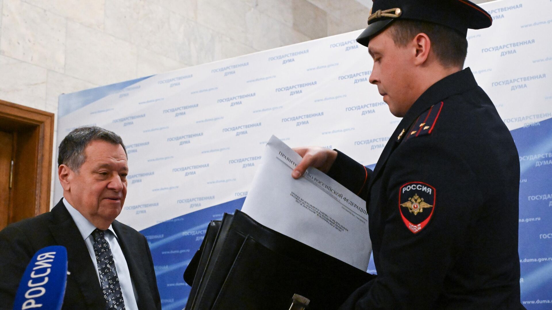 Поступление проекта бюджета РФ на 2026-2028 годы на рассмотрение в Госдуму - РИА Новости, 1920, 30.09.2025