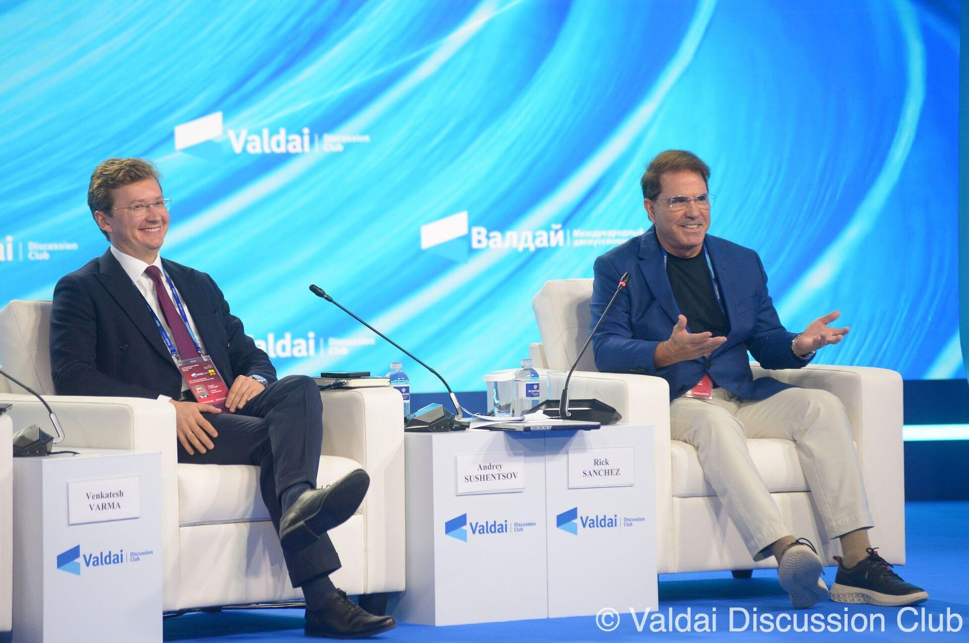 Андрей Сушенцов и Рик Санчес на XXII Ежегодном заседании Клуба Валдай - РИА Новости, 1920, 29.09.2025