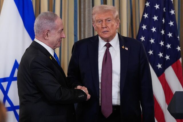 © AP / Alex Brandon А что, если Трамп на самом деле сошёл с ума? Странная болезнь президента США или