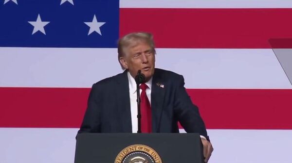 Трамп выступил на военной базе в Вирджинии перед американскими генералами