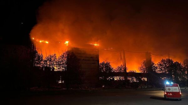 В Корюковке Черниговской области продолжается пожар на пораженном объекте